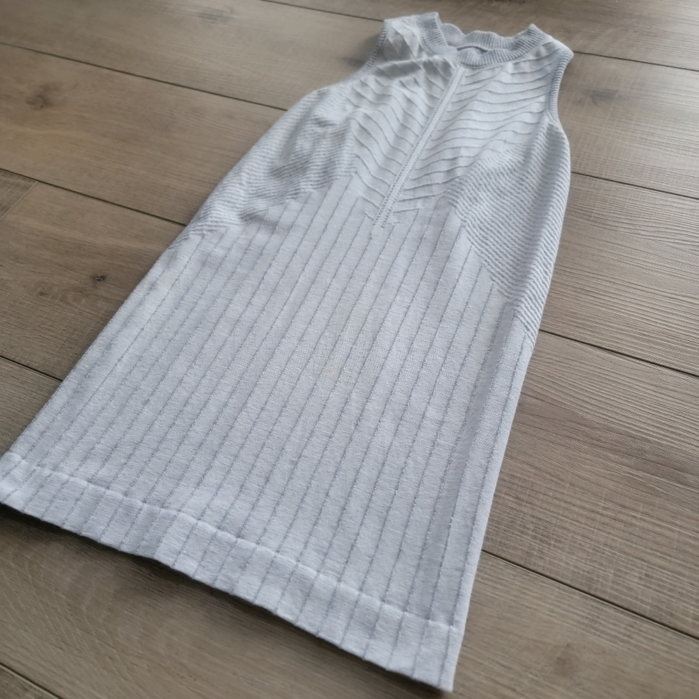 Athleta Women's Gray Sojourn Seamless Racerback High Neck Ribbed Tank Top Small - Picture 6 of 9
